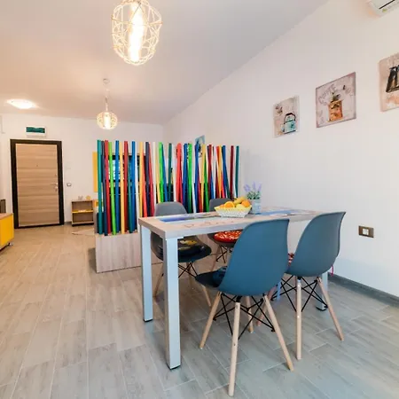 Alezzi Beach Apartament Prima Linie La Mare Piscina,gym,sauna,parcare ナボダリ