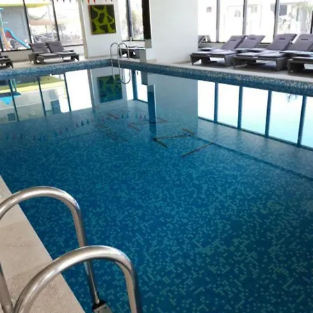 Apartament Alezzi Beach Apartament Prima Linie La Mare Piscina,gym,sauna,parcare