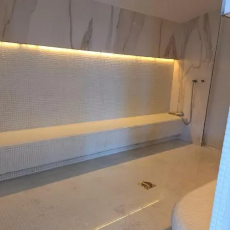 Alezzi Beach Apartament Prima Linie La Mare Piscina,gym,sauna,parcare Năvodari